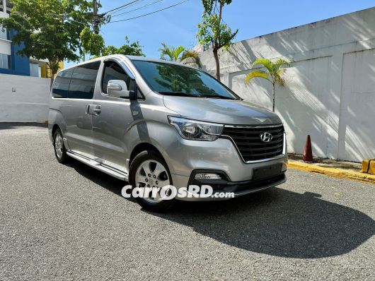 Hyundai Grand Starex Minivan en venta