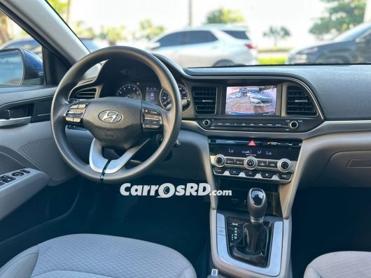 Hyundai Elantra Carros en venta