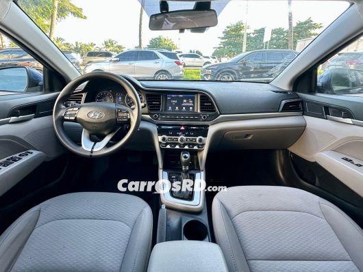 Hyundai Elantra Carros en venta