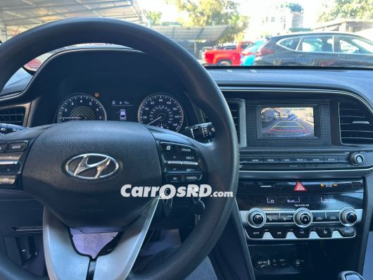 Hyundai Elantra Carros en venta