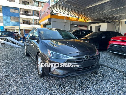 Hyundai Elantra Carros en venta