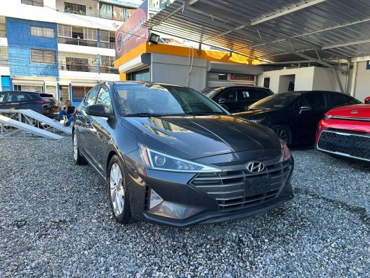 Hyundai Elantra SE en venta