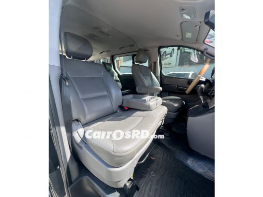 Hyundai Grand Starex Minivan en venta