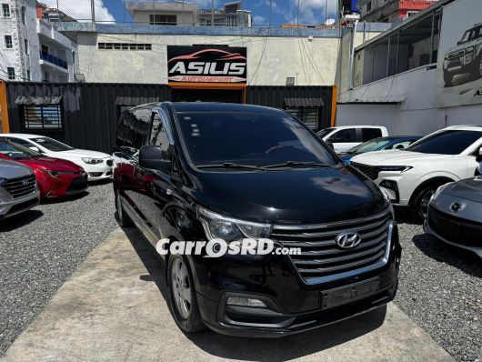 Hyundai Grand Starex Minivan en venta