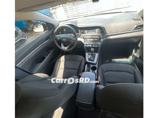 Hyundai Elantra Carros en venta