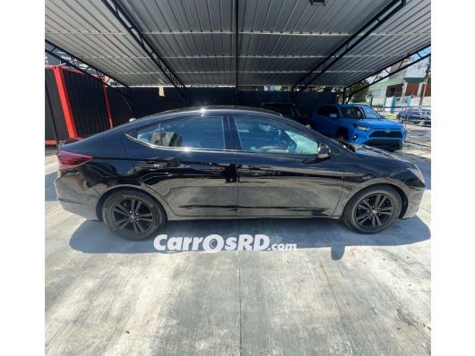 Hyundai Elantra Carros en venta