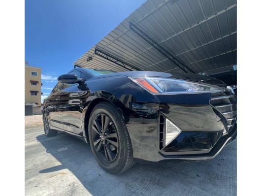 Hyundai Elantra SE en venta