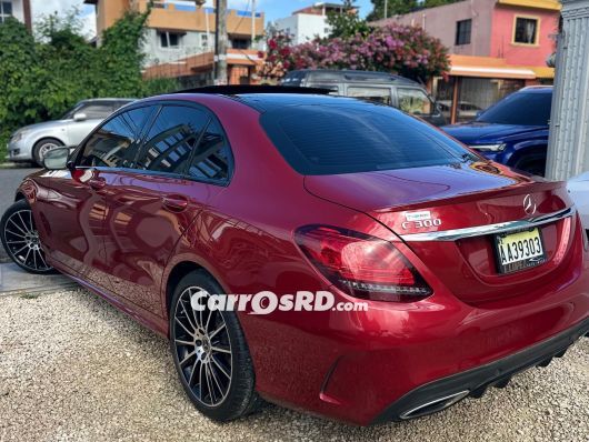 Mercedes-Benz Clase C Carros en venta