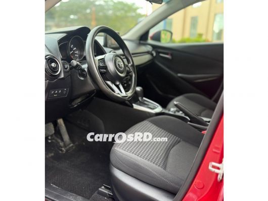 Mazda Demio Carros en venta