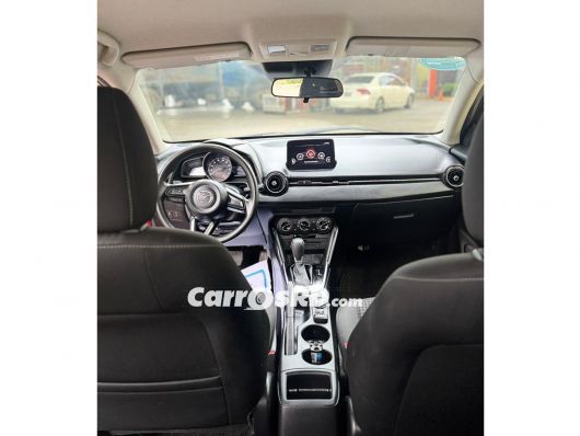 Mazda Demio Carros en venta