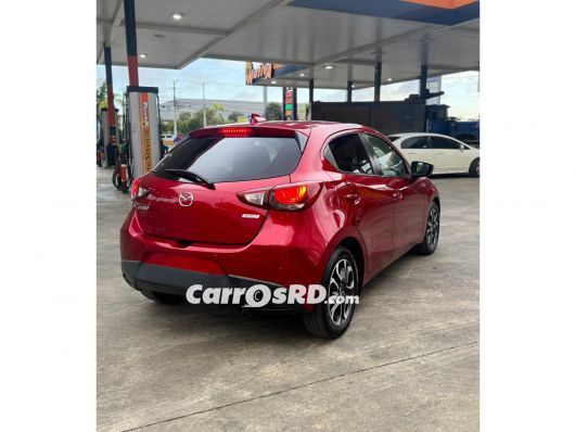 Mazda Demio Carros en venta