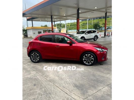 Mazda Demio Carros en venta