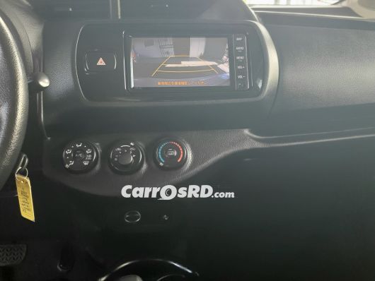 Toyota Vitz Carros en venta