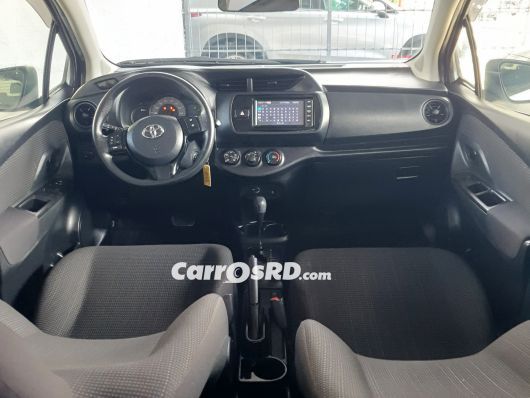 Toyota Vitz Carros en venta