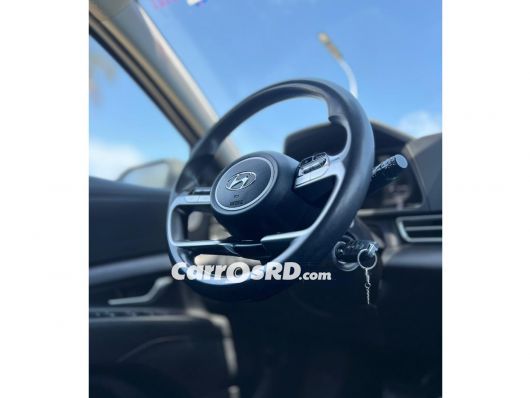 Hyundai Elantra Carros en venta