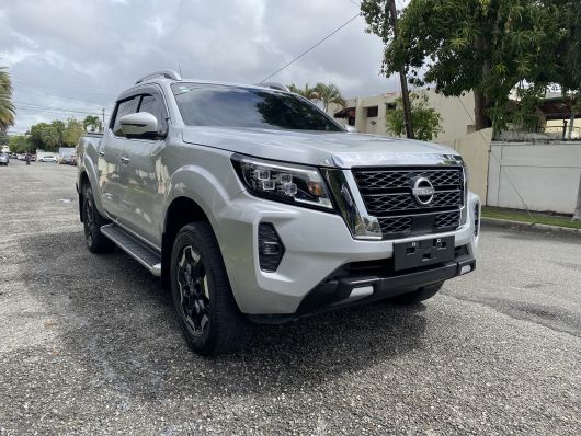 Nissan Frontier LE en venta