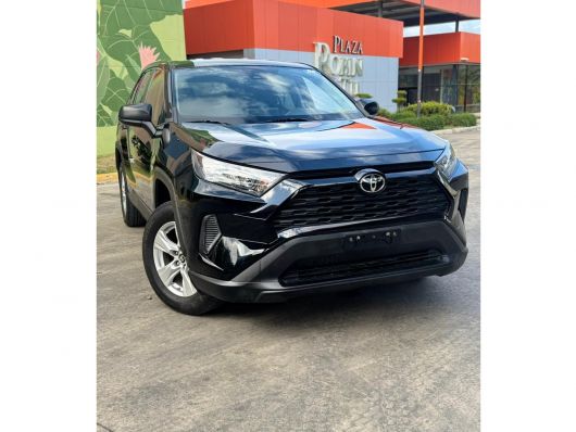 Toyota RAV4 LE en venta
