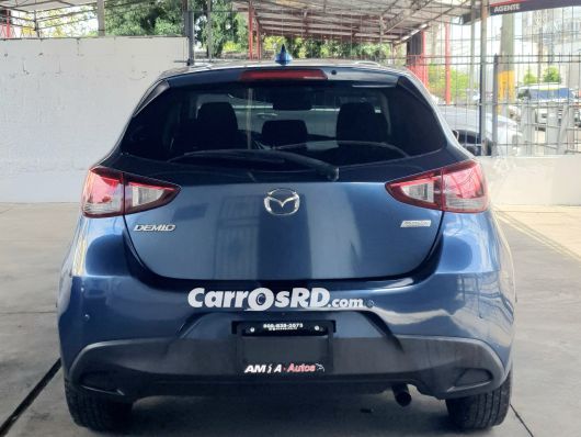 Mazda Demio Carros en venta