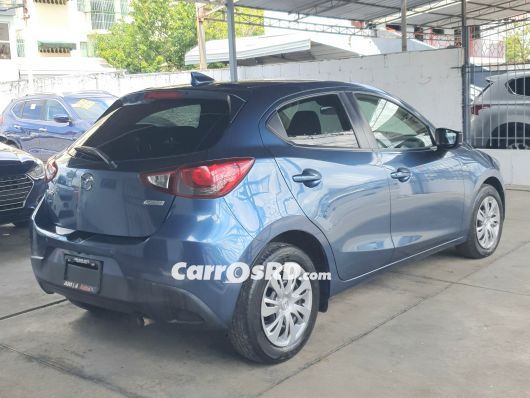 Mazda Demio Carros en venta