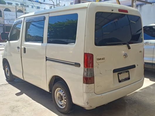 Toyota Town Ace Basico