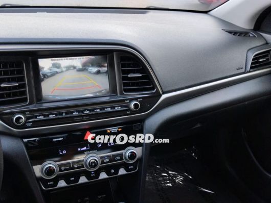 Hyundai Elantra Carros en venta