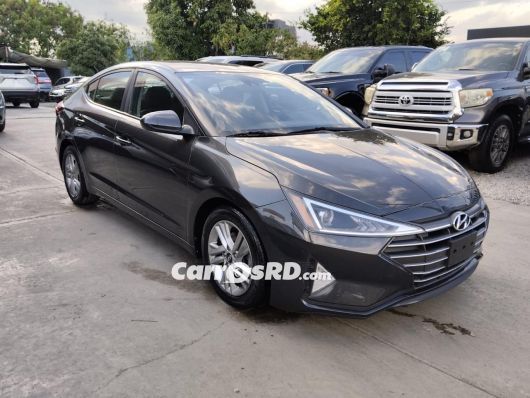 Hyundai Elantra Carros en venta