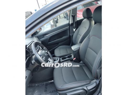 Hyundai Elantra Carros en venta