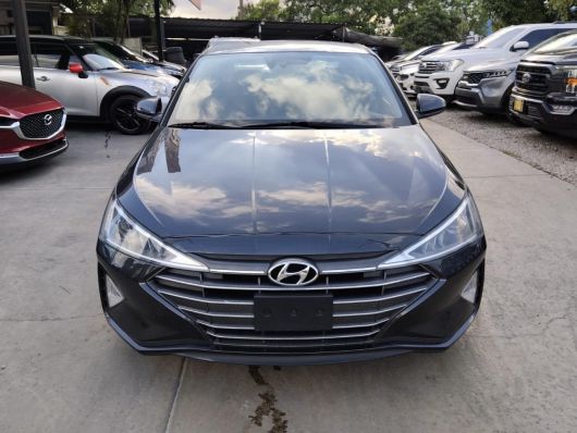 Hyundai Elantra Básico