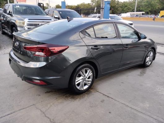 Hyundai Elantra Básico