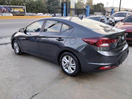 Hyundai Elantra Básico