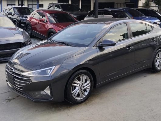 Hyundai Elantra Básico