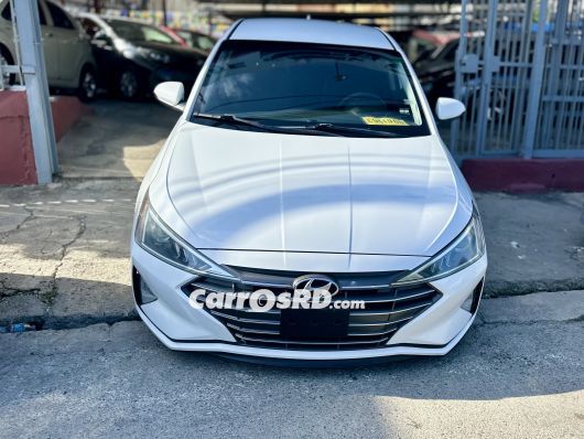 Hyundai Elantra Carros en venta