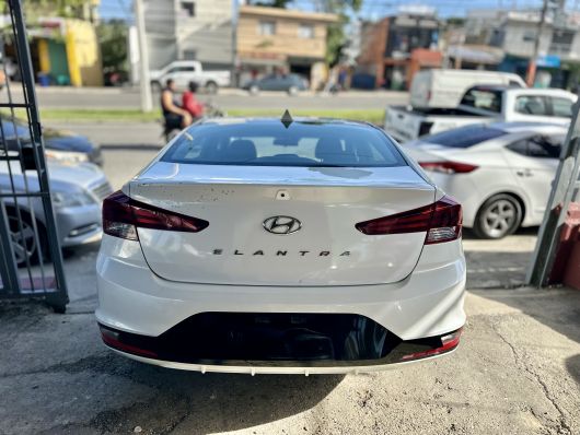 Hyundai Elantra SEL