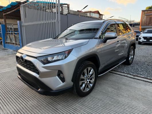 Toyota RAV4 XLE Premium en venta