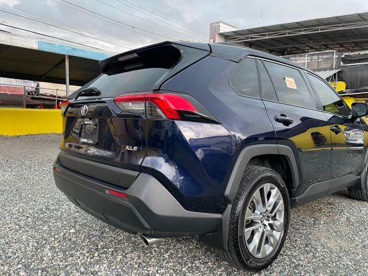 Toyota RAV4 XLE Premium