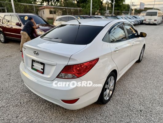 Hyundai Accent Carros en venta