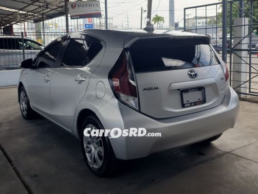 Toyota Aqua Carros en venta
