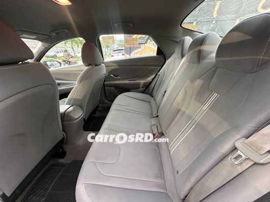 Hyundai Elantra Carros en venta