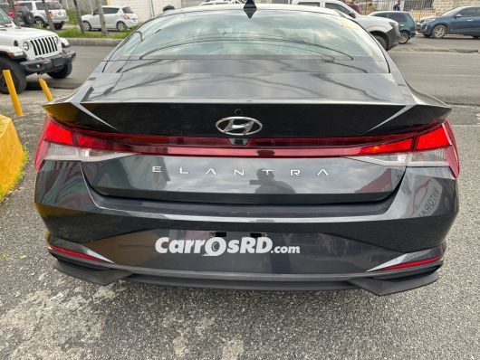 Hyundai Elantra Carros en venta