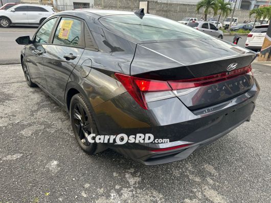 Hyundai Elantra Carros en venta