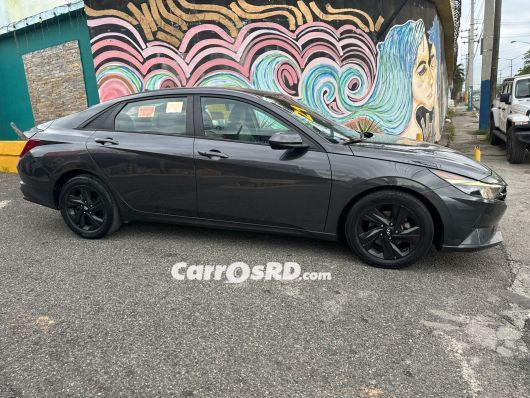 Hyundai Elantra Carros en venta