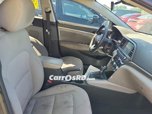 Hyundai Elantra Carros en venta