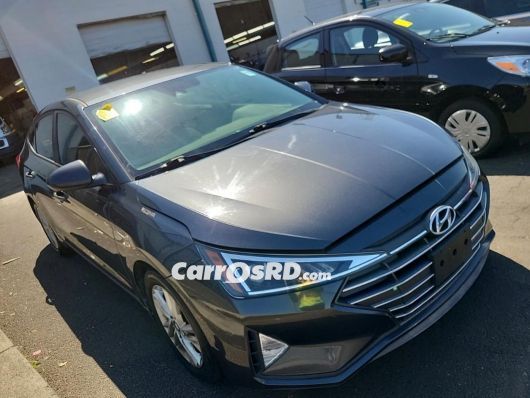 Hyundai Elantra Carros en venta