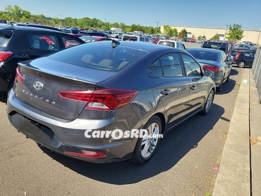 Hyundai Elantra Carros en venta