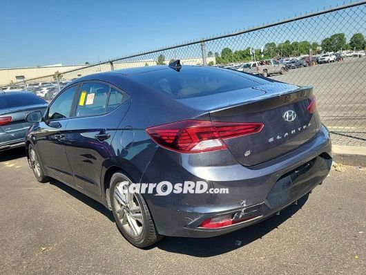 Hyundai Elantra Carros en venta