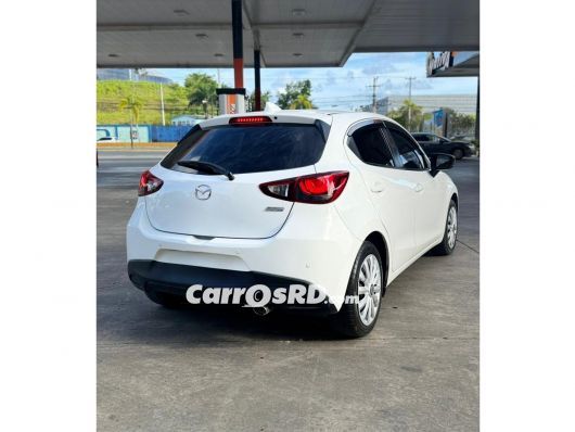 Mazda Demio Carros en venta
