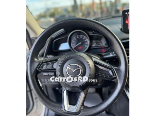 Mazda Demio Carros en venta