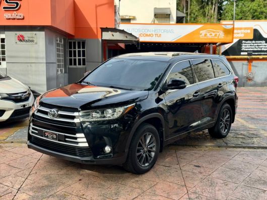 Toyota Highlander LE en venta