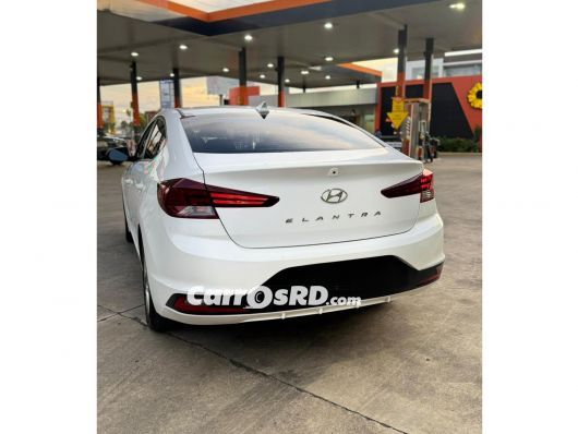 Hyundai Elantra Carros en venta