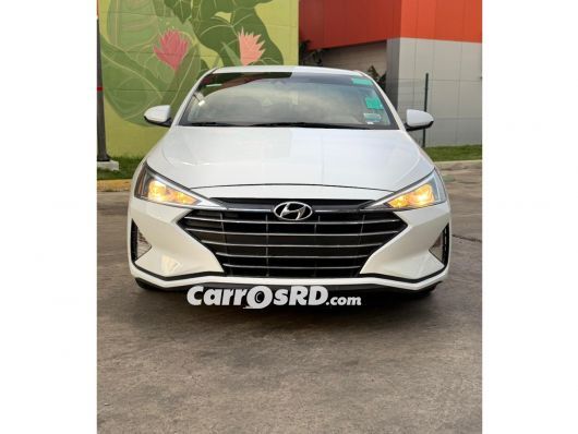 Hyundai Elantra Carros en venta